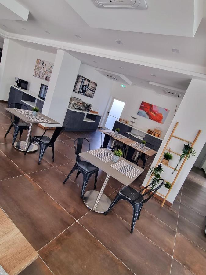 Hotel Crisvan Ρίμινι Εξωτερικό φωτογραφία