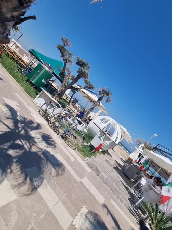 Hotel Crisvan Ρίμινι Εξωτερικό φωτογραφία