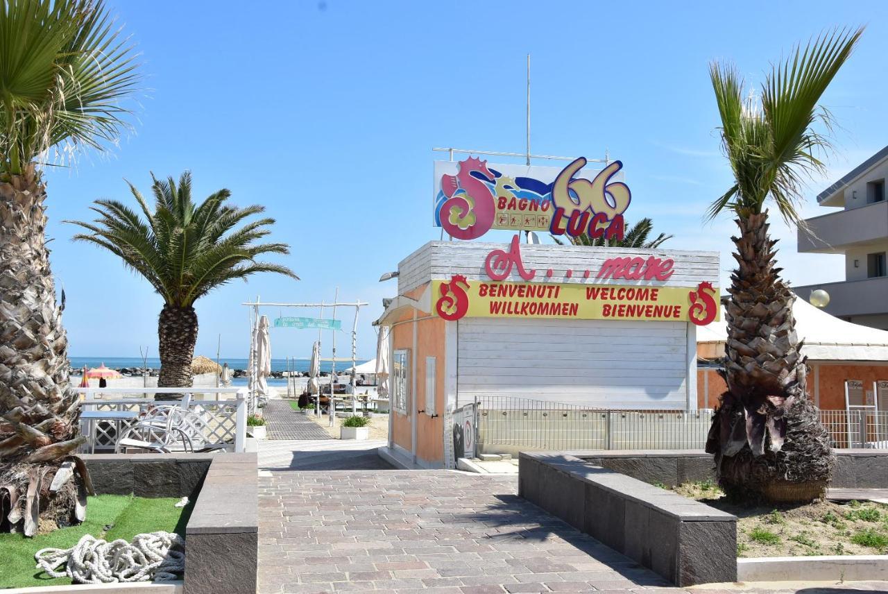 Hotel Crisvan Ρίμινι Εξωτερικό φωτογραφία