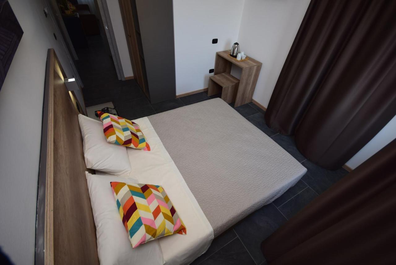 Hotel Crisvan Ρίμινι Εξωτερικό φωτογραφία