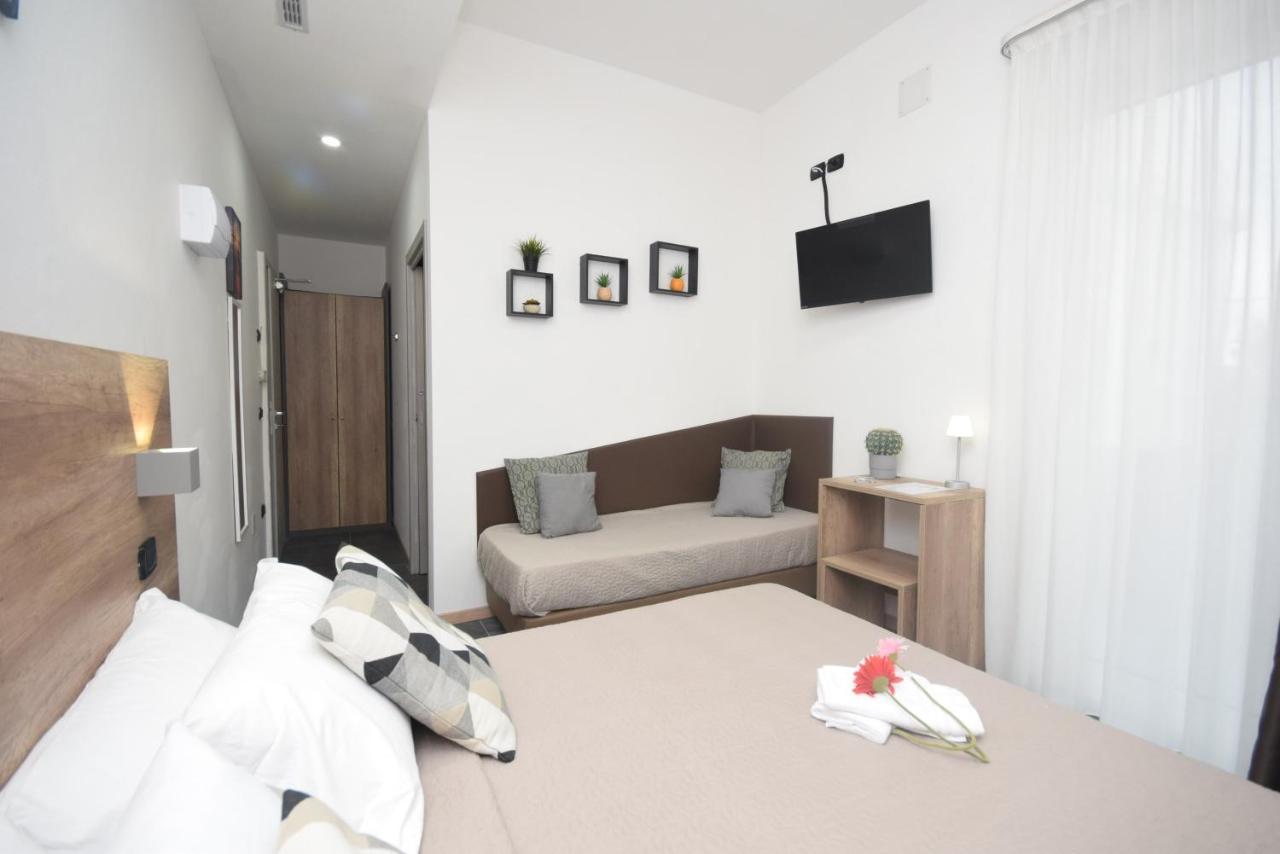 Hotel Crisvan Ρίμινι Εξωτερικό φωτογραφία